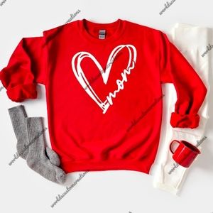 Mom heart red crewneck sweatshirt